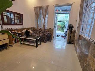 Bán nhà HÒN CHỒNG sát biển DT110m2-2PN-Vĩnh Phước-Nha Trang- chỉ 4ty7 nhà hiếm kiếm 