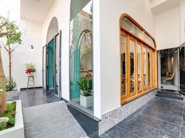 Bán khách sạn cao cấp-DT130M2-6tầng-16P víp(gần biển)-Điện biên Phủ-vĩnh Hoà-NT-chỉ 17ty  