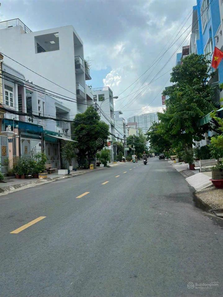 Nhà cấp 4 tiện xây căn hộtoà nhà văn phòng , diện tích 225m2 mặt tiền đường 14m 177tr/m2