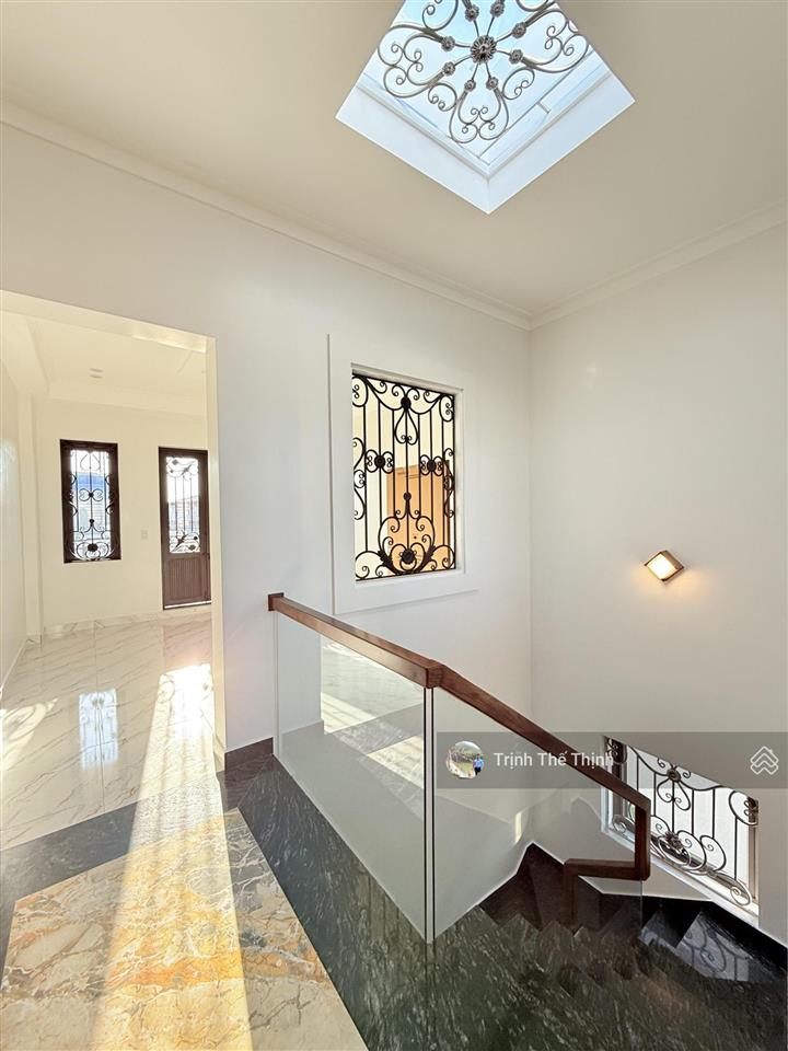 Nhà xây mới độc lập ~75m2 lô góc phố trần nguyên hãn