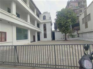 Cho thuê tòa nhà đường cầu diễn, bắc từ liêm, hn, dt 1000m2, xd 600m2, 3 tầng, mt 40m, giá 120tr/th
