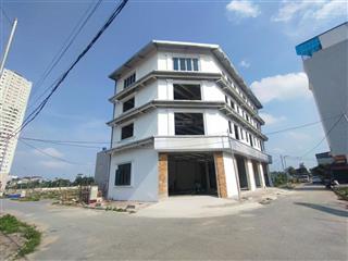 Cho thuê nhà trịnh văn bô, nam từ liêm, hà nội. dt 300m2, 4 tầng. lô góc 3 mặt tiền. giá 55tr/th