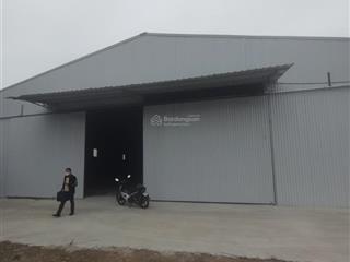 Cho thuê kho đường cầu diễn, phú diễn từ liêm. dt 700m2 cao 8m có điện 3fa, nước sạch. giá 100k/m2