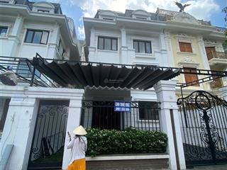 Cho thuê bt đường hoàng quốc việt, bắc từ liêm. dt 200m, 4 tầng 1 hầm, có thang máy. giá 60tr/th