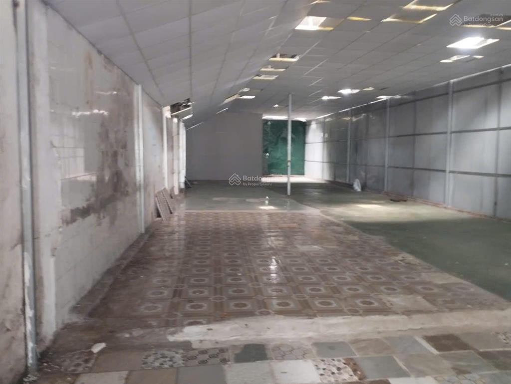 Cho thuê kho kcn phú minh, bắc từ liêm, hn. dt 700m2 cao 6m có điện 3fa, xe công đỗ cửa. giá 75k/m2