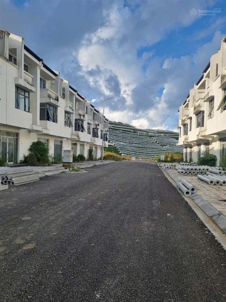 Suất ngoại giao độc quyền nhà phố sapa đã có sổ đỏ phù hợp đầu tư kinh doanh lãi vốn x3 trong 2 năm