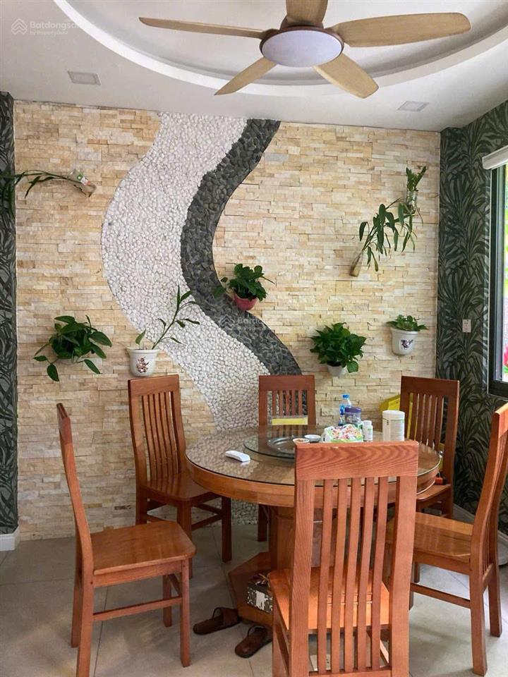 Cho thuê nhà phố vườn full nội thất khu rivera hướng đông nam, đường 16m giá rẻ 10tr/tháng