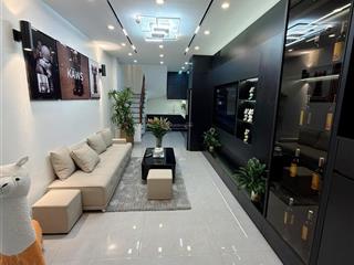 Bán nhà 5tầng xây mới tinh ngõ quỳnhtrung tâm hai bàđủ gpxdngõ trước nhà rộng 2,5mở luôn