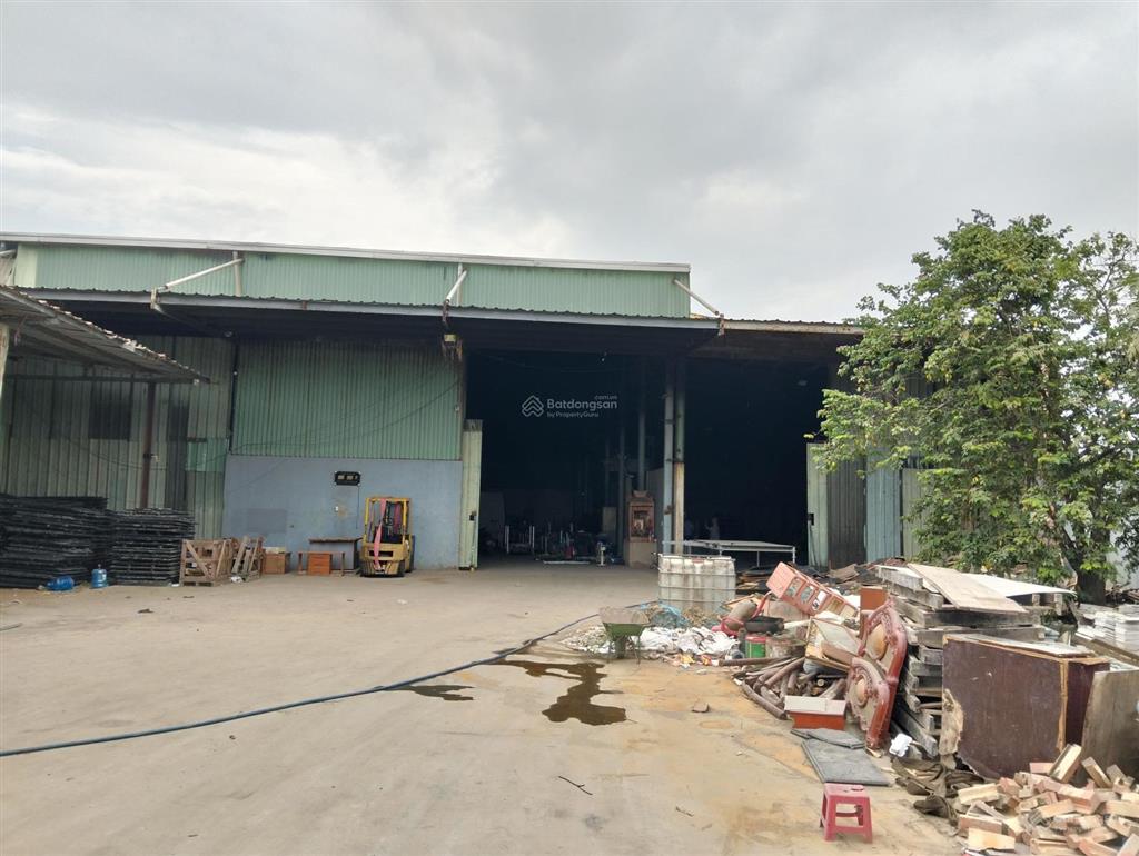 Nhà xưởng 3600m2 full đất thổ cư giá rẻ