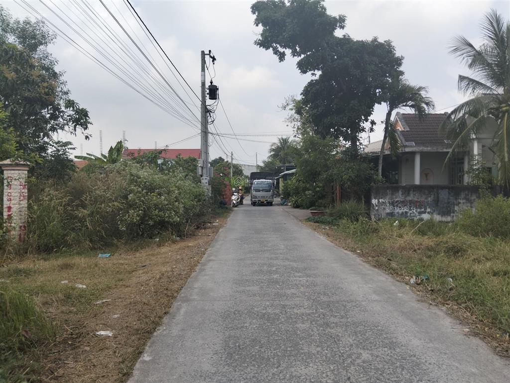 Hàng xây kho xưởng, nhà vườn 1950m2 có 1470 thổ cư gần chợ gò đen