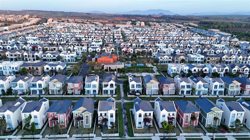 Cắt lỗ sâu hơn 50% (giá gốc hơn 9 tỷ) chỉ còn 4.05 tỷ  biệt thự rẻ nhất novaworld, đường chính 16m