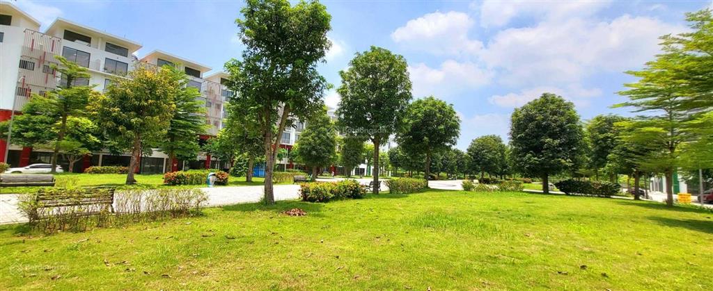 Cc bán cắt lỗ nhà phố khai sơn 90m2 mặt hồ 15ha, hướng đông nam, mt6m,  0989 386 ***