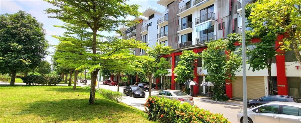 Cc bán cắt lỗ nhà phố khai sơn 90m2 mặt hồ 15ha, hướng đông nam, mt6m,  0989 386 ***