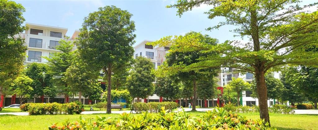 Cc bán cắt lỗ nhà phố khai sơn 90m2 mặt hồ 15ha, hướng đông nam, mt6m,  0989 386 ***