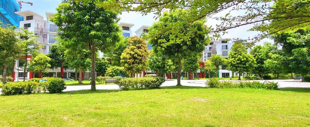 Duy nhất căn nhà phố khai sơn 85m2 (lô góc) view hồ điều hòa 15ha siêu vip.  0989 386 ***