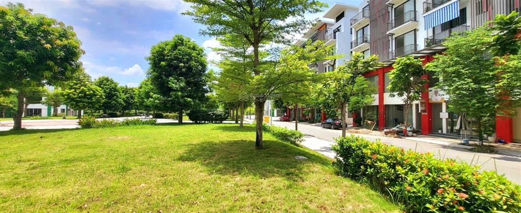 Bán gấp nhà phố khai sơn 100m2, tây bắc, siêu vip, siêu hiếm.  0989 386 ***