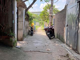 Bán đất tặng nhà bồ đề  sát phố long biên
