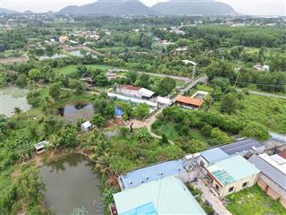 3200 m2 view hồ siêu hiếm tại tp phú mỹ có 10 căn nhà nhỏ 1 chòi gỗ 50 cây ăn trái giá chỉ 2,5tr/m2