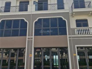 Cần bán căn shophouse để kinh doanh, sầm uất, trục đường xuyên tâm dự án vinhomes green city