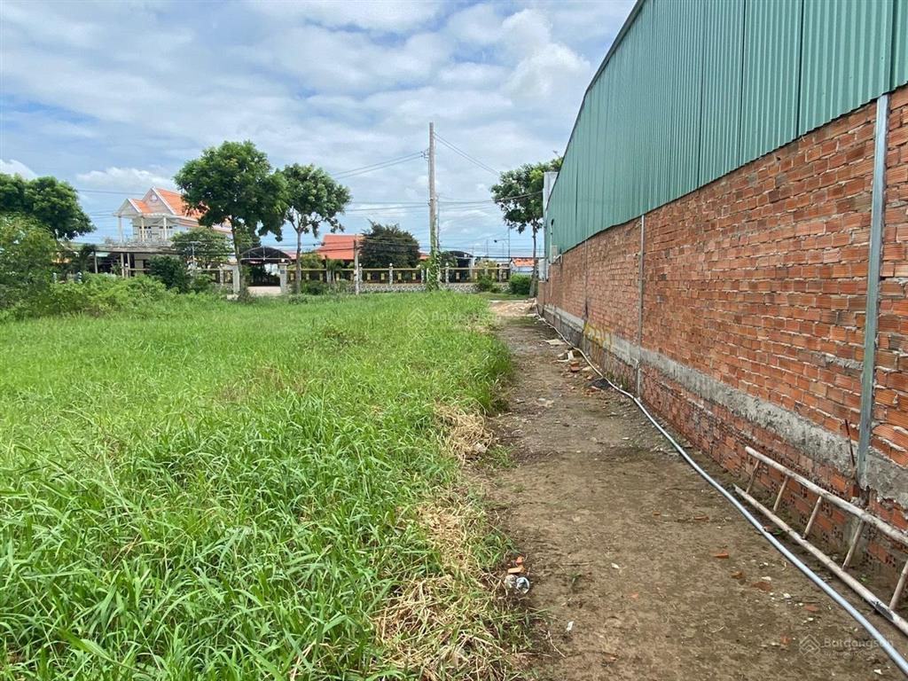 Chính chủ gửi bán đất thổ, mặt tiền quốc lộ 50, giá rẻ, sổ hồng riêng