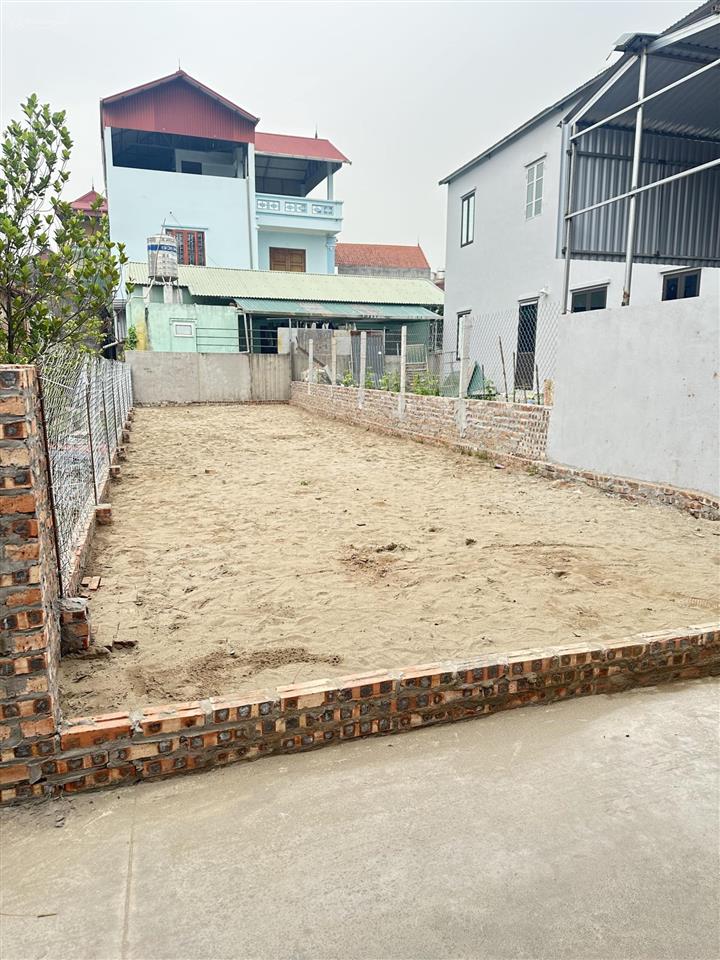 Bán 97,1m2 đường ô tô 7 chỗ thông hướng đông nam chỉ cách vòng xuyến vg và đường vđ3,5 vài trăm mét