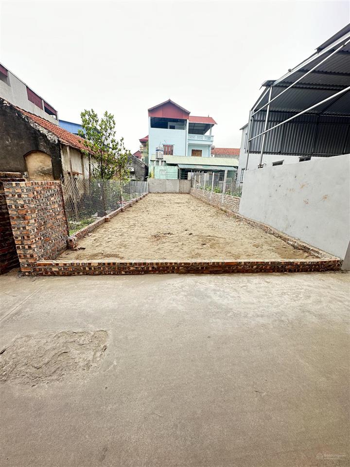 Bán 97,1m2 đường ô tô 7 chỗ thông hướng đông nam chỉ cách vòng xuyến vg và đường vđ3,5 vài trăm mét