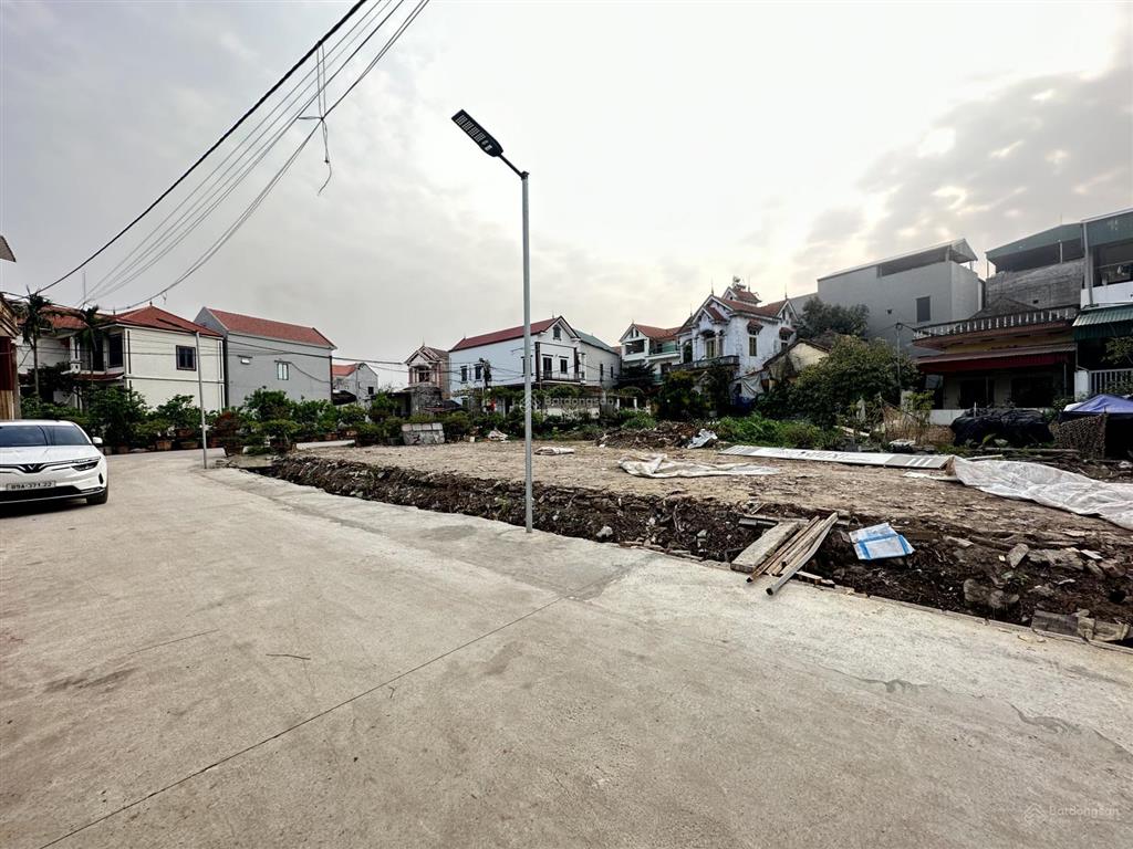 Bán 98m2 đất thị trấn tại văn giang, 15m ra mặt đường đại lộ đông tây 1, sát đô thị sinh thái 200ha