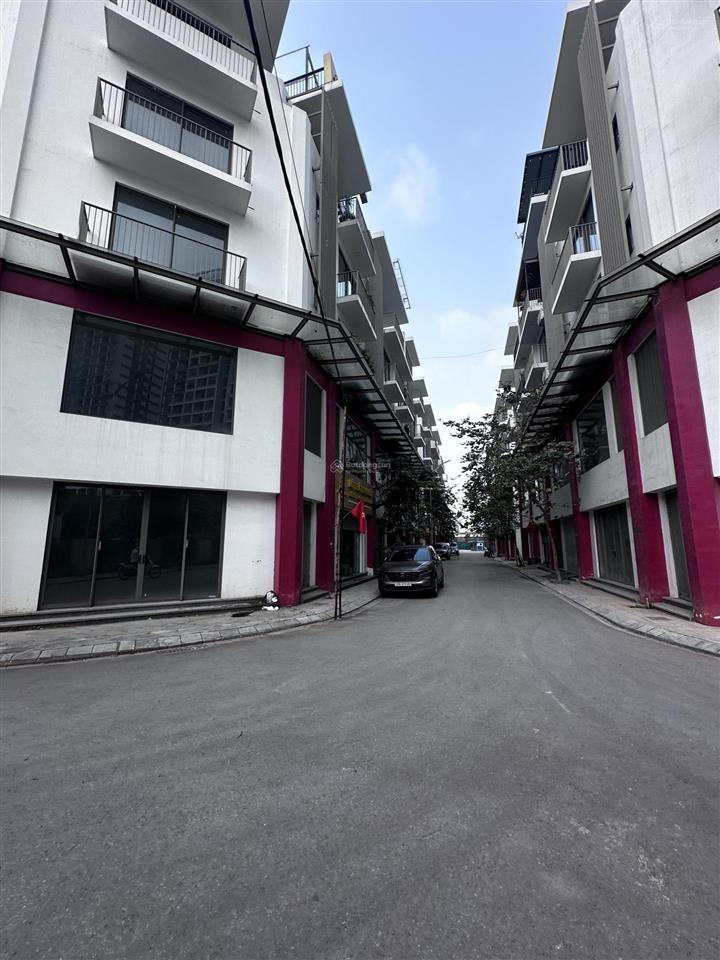 Bán 5 căn 93.2m2 130m2 giá 27 tỷ 110m. cần bán gấp giá cực tốt lô góc cần thanh khoản nhanh