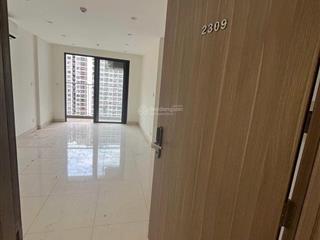 Chính chủ cần bán căn hộ 1pn +(43m2) nhà mới zin, hướng đông nam, view bể bơi giá 3,8 tỷ bao phí