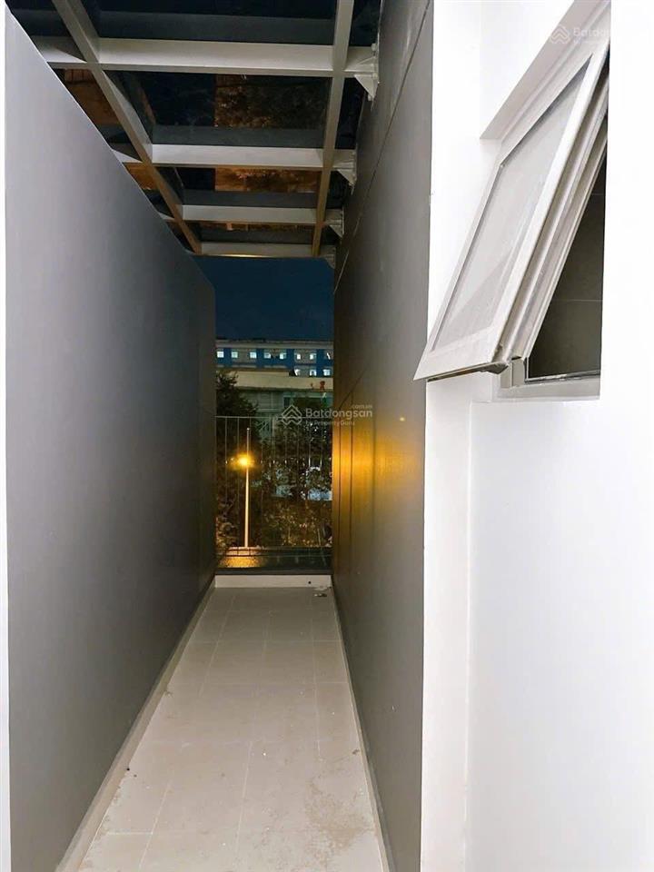 Bán căn sân vườn phiên bản giới hạn. giá chưa bằng căn thường 2,720 tỷ.  xem nhà 0909 086 ***