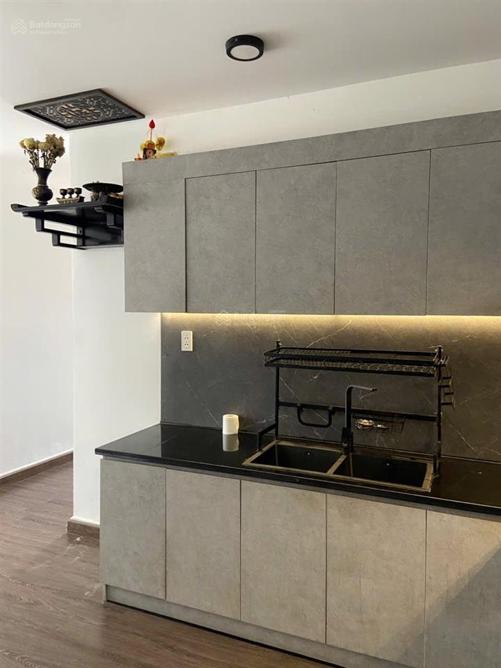 Căn góc 3 phòng ngủ cần bán, có nội thất, nhà mới và sạch sẽ,  xem nhà 0909 086 ***