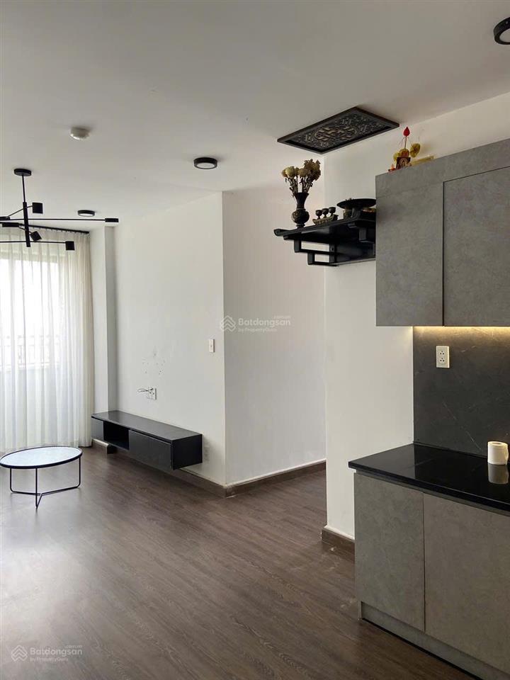 Căn góc 3 phòng ngủ cần bán, có nội thất, nhà mới và sạch sẽ,  xem nhà 0909 086 ***