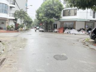 Bán nhà phân lô tu hoàng dt 44m2 x 7 tầng tháng máy. đường rộng 12m  3 ô tô tránh  có vỉa hè