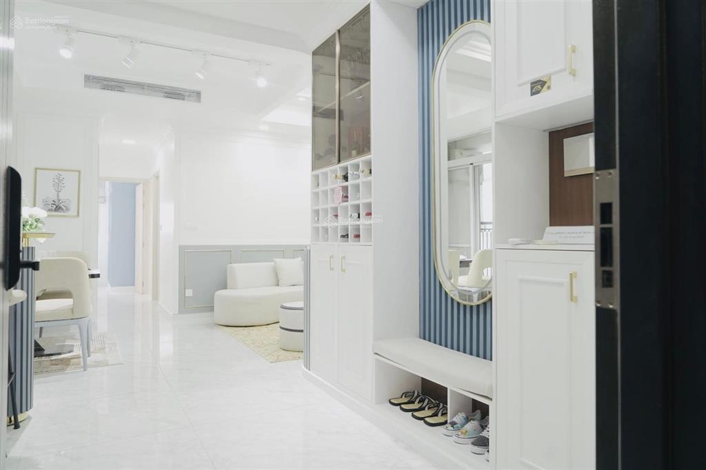 Bán căn hộ 2pn 2wc/68m2 view landmark81 giá 6,6 tỷ paris hoàng kim  quận 2.  em vy xem nhà