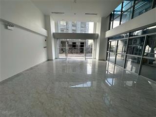 Cho thuê shophouse quận 2 nhà rộng  thoáng  có chỗ để xe, 5 phút vào quận 1. giá chỉ 28 triệu