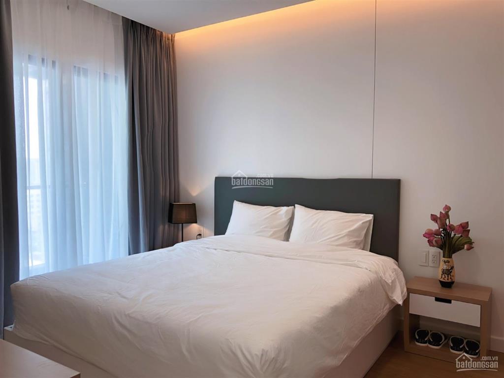 Giá bán 2.8 tỷ căn hộ 50.6m2 full nội thất view hồ bơi republic holiday inn.  0919 733 ***
