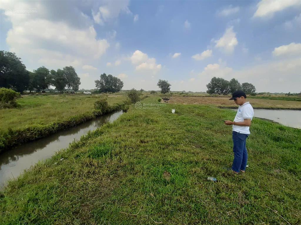 Kẹt tiền! bán đất đường bờ kênh  kênh quyết thắng, xã trung lập thượng, củ chi 2650m2, giá 3.3 tỷ