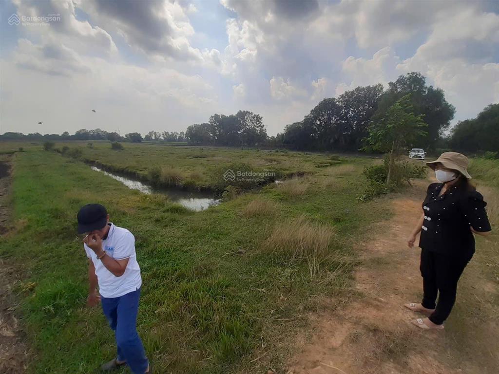 Kẹt tiền! bán đất đường bờ kênh  kênh quyết thắng, xã trung lập thượng, củ chi 2650m2, giá 3.3 tỷ