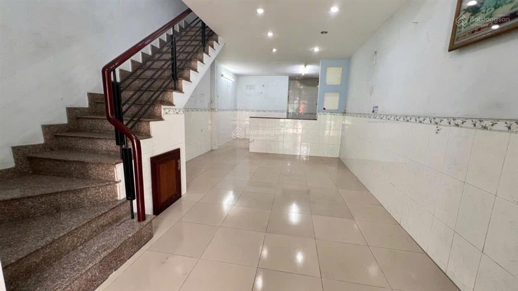 14 triệu  nhà nguyễn sơn 4 tấm, có 5pn, gần thoại ngọc hầu.