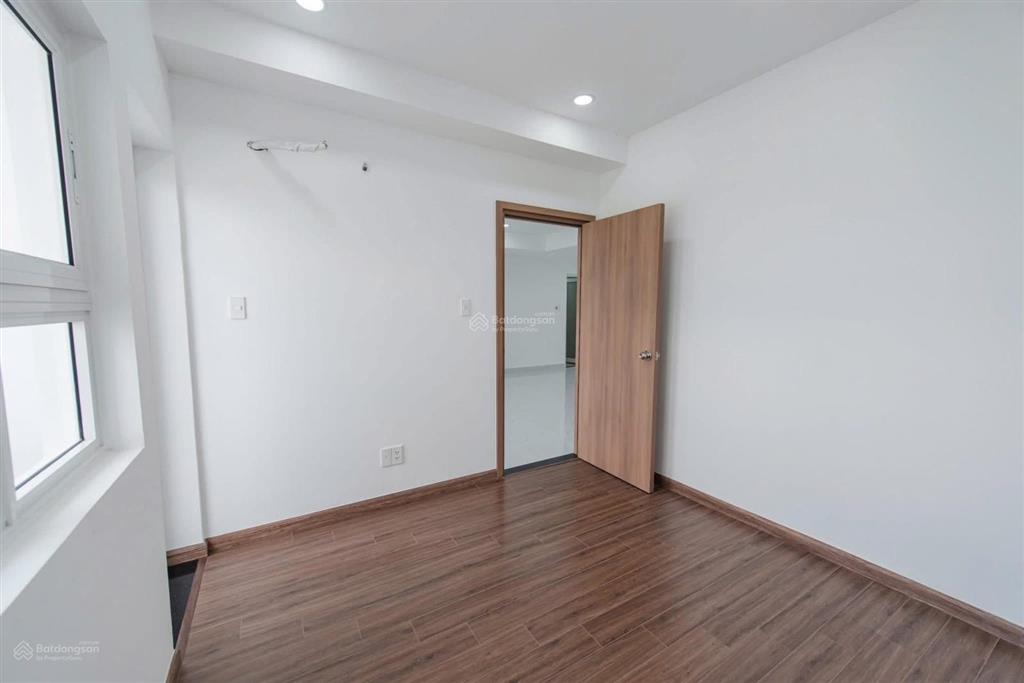 Conic boulevard  hàng hiếm căn 2pn 84 m2 tầng cao view công viên & sông chợ đệm cực đẹp.