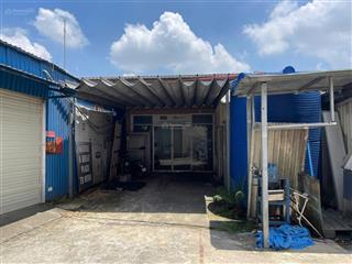 Kho xưởng hơn 2200m2, mặt tiền 35m, có ngăn lẻ 300400500m2... cont 20 feet