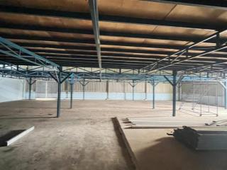 Kho xưởng 330 m2 + gác 220m2 tải 8 tấn trục xn