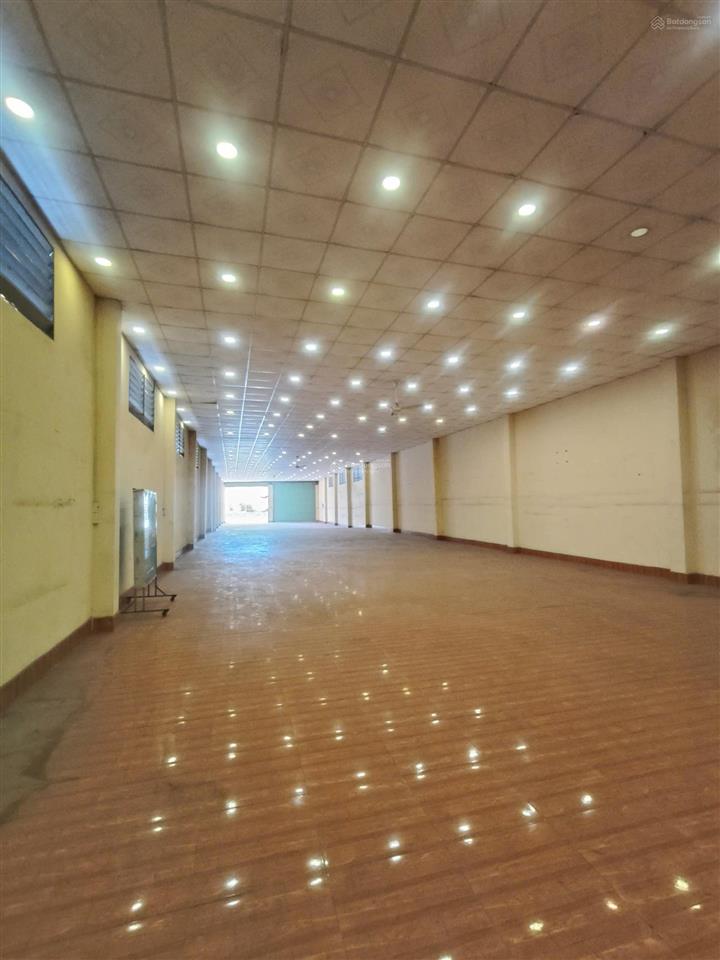 Bán showroom mặt tiền quốc lộ 1a, khu phố 3, bến lức, 891 m2 thổ giá 18 tỷ