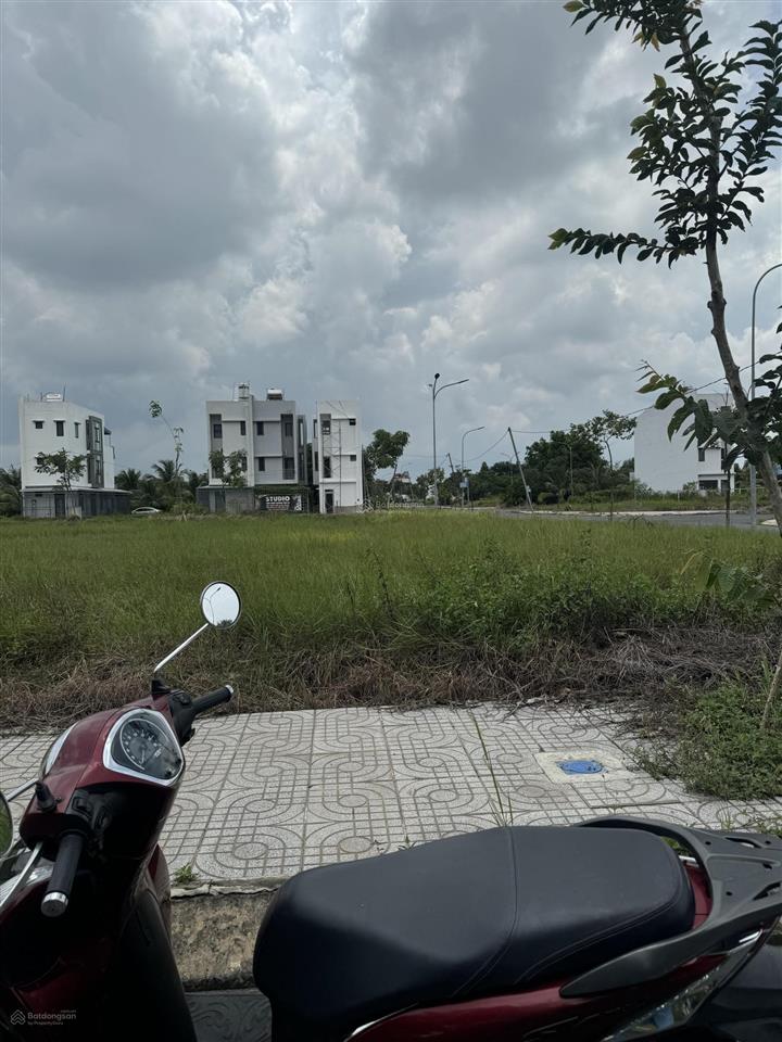 Cần bận nền kdc làng sen, block g giá 1 tỷ 330 triệu, đã có sổ, 5x 17