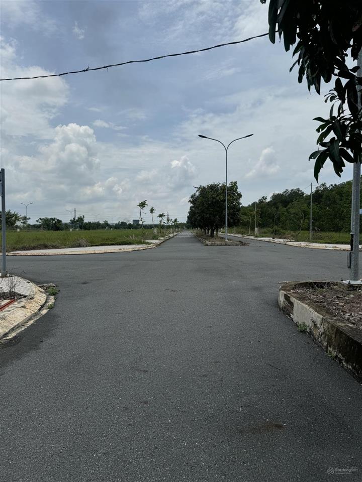 Cần bận nền kdc làng sen, block g giá 1 tỷ 330 triệu, đã có sổ, 5x 17