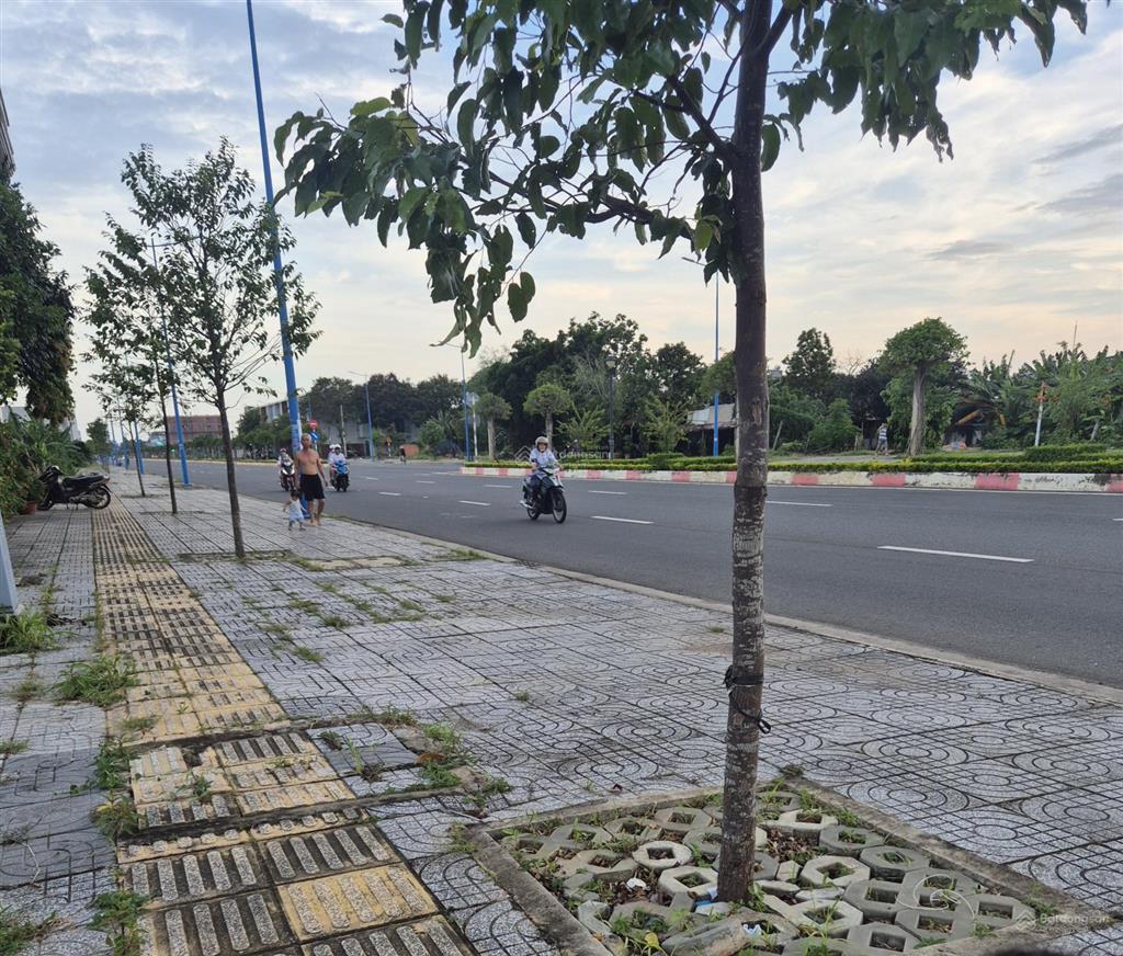 Lô góc thoát hiểm mt đường 3/2, tp bà rịa