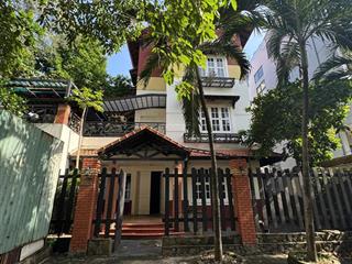 Căn biệt thự góc 2 mặt tiền view sông, landmark 81, trần não  khu compound  giá rất rẻ chỉ 48 tỷ.