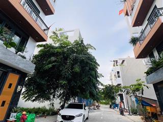 Cần bán nhà mới 5.5 tỷ tại phường an phú đông, quận 12, kết cấu 1 trệt 3 lầu, đường 10m, kdc đẹp