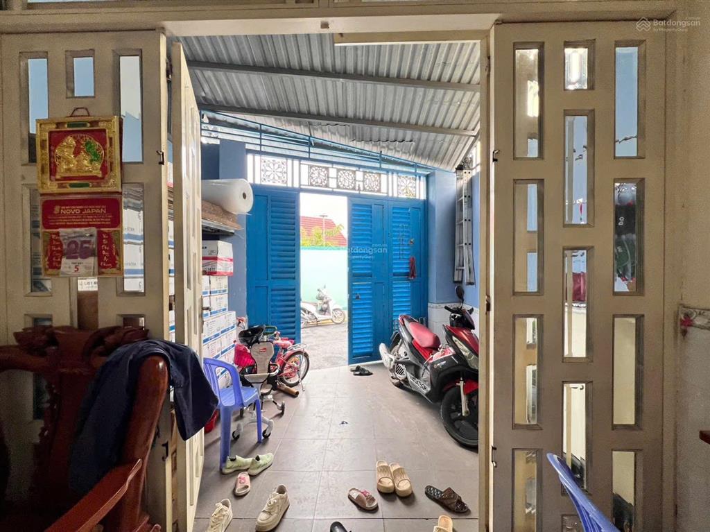 Nhà 4.690 tỷ, 3 phòng ngủ, đường vườn lài, hẻm thông, có phòng ngủ dưới trệt