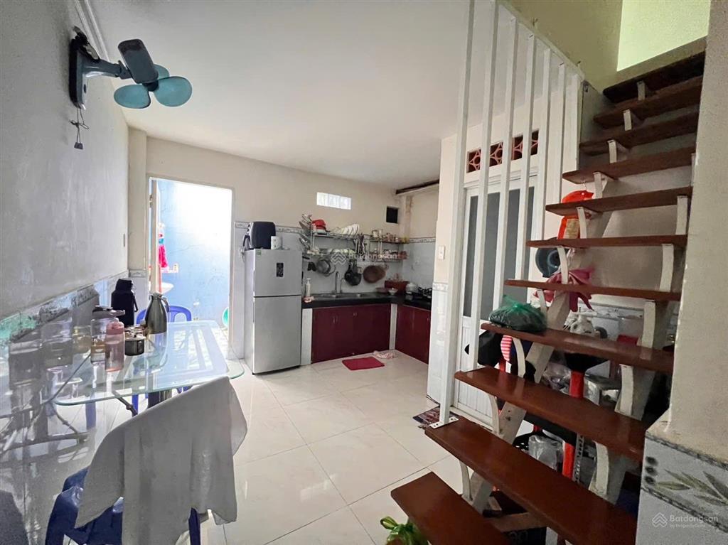 Nhà 4.690 tỷ, 3 phòng ngủ, đường vườn lài, hẻm thông, có phòng ngủ dưới trệt